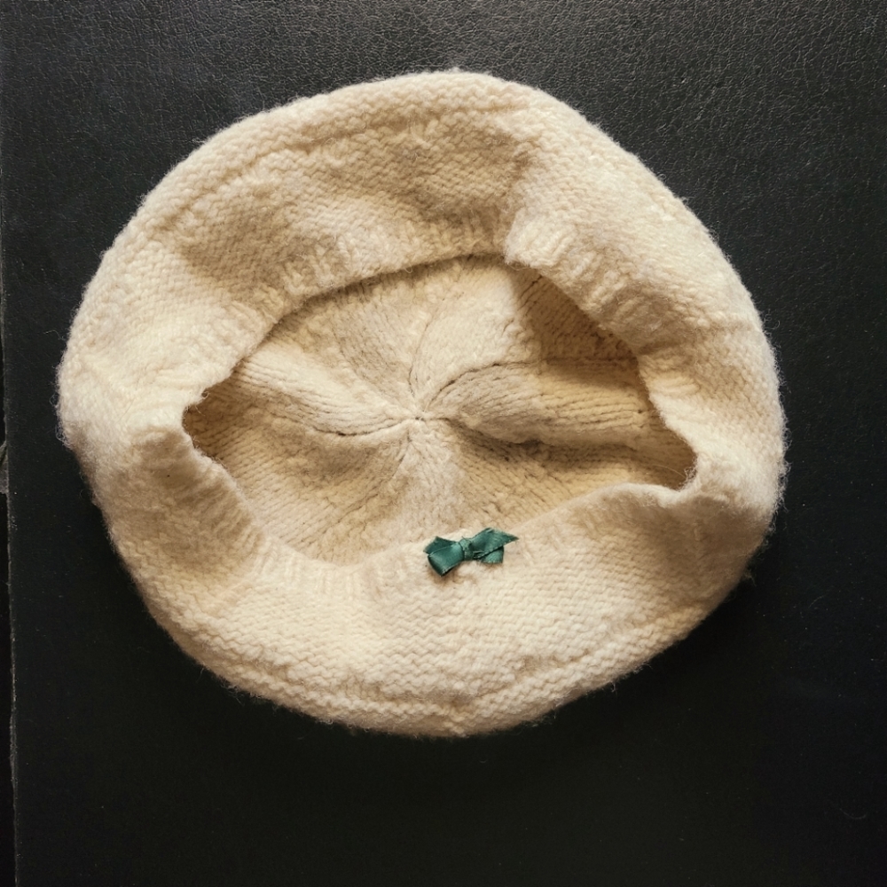 🖤 VTG hand-knitted beret